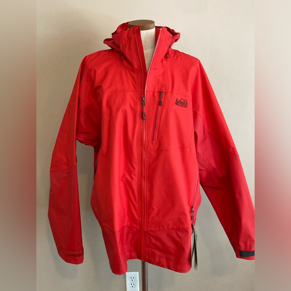 REI Stormbolt GTX jacket red size men’s xl. New with tags.